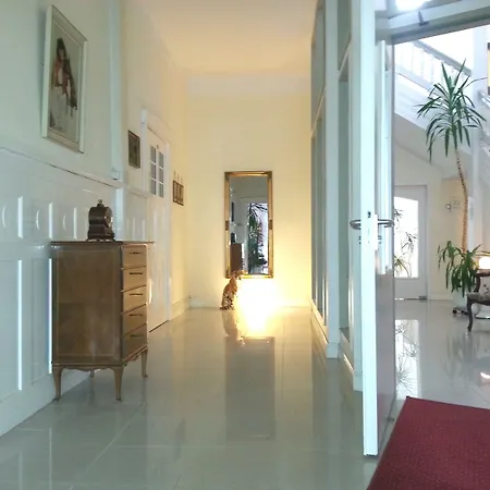 Hotel Atlantic Travemuende 3*