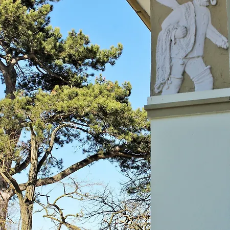 Hotel Atlantic Travemuende 3*