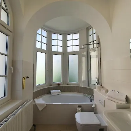 Hotel Atlantic Travemuende 3*