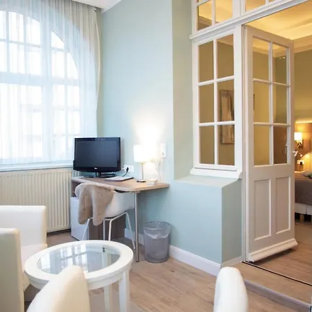 Hotel Atlantic Travemuende 3*